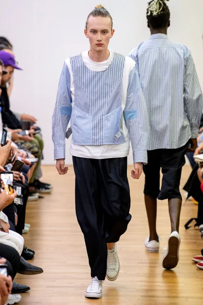 Look 28